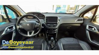 Peugeot 2008 2008 (CU), MPV, 2013 / 2019 1.2 12V e-THP PureTech 110 picture 5