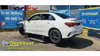 Coche siniestrado Mercedes A-klasse A Limousine (177.1), Sedan, 2018 / 2026 1.3 A-200 Turbo 2020/8