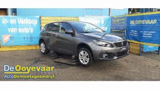 rozbiórka samochody osobowe Peugeot 308 308 (L3/L8/LB/LH/LP), Hatchback 5-drs, 2013 / 2021 1.2 12V e-THP PureTech 110 2019/10