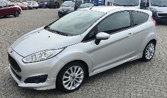 okazja samochody osobowe Ford Fiesta Ford Fiesta 1,6 TDCi 70kW Titanium ( 95 gr co2 ) 2013/10