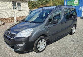 occasion passenger cars Peugeot L-400  2017/5