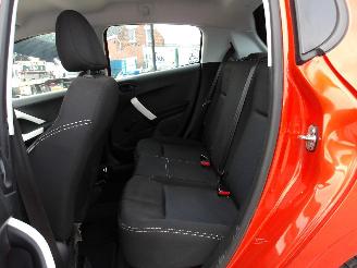 Peugeot 208  picture 19