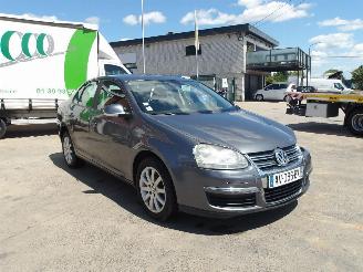 Schadeauto Volkswagen Jetta  2010/6