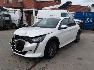 Schadeauto Peugeot 208  2021/9