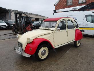 Voiture accidenté Citroën 2-cv  1977/1