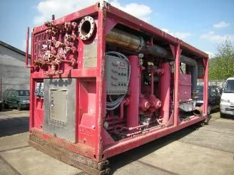 dañado máquina Caterpillar  OFFSHORE CONTAINER 20ft INCL WARMTEWISSELAAR 10 ft GASCOMPRESSOR UNIT V12 CATERPILLAR 2000/1