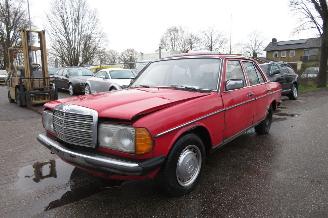škoda osobní automobily Mercedes 200-300D 200 DIESEL 123 TYPE SEDAN 1979/9