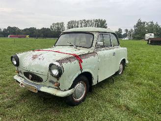 krockskadad bil auto Trabant 360 P 50  600 RESTAURATIE PROJECT, UNIEKE AUTO 1961/1