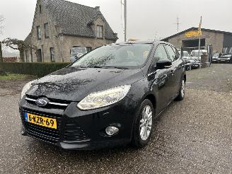 skadebil auto Ford Focus 1.0 EcoBoost Titanium 2012/6