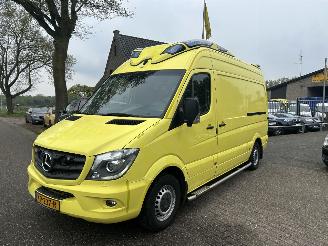 skadebil auto Mercedes Sprinter 319 CDI 3.0 V6 ex ambulance 2016/10