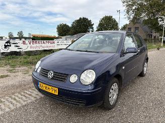 damaged passenger cars Volkswagen Polo 1.4-16V ATHENE 5 DEURS MET AIRCO 2005/4