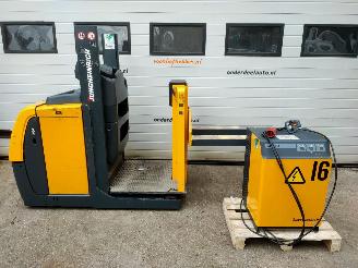 krockskadad bil machine Jungheinrich  EKS110 elektrische order picker 2007/1