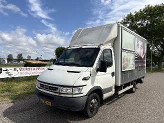 skadebil bedrijf Iveco Daily 40c12 Bakwagen + Hydr. laadklep 2006/7