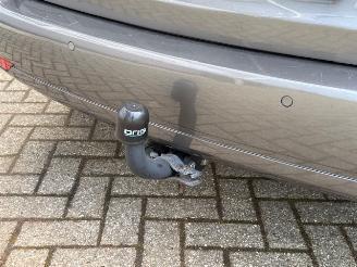 Volkswagen Touran 1.2 TSI Highline 7 Persoons / Panoramadak / Trekhaak / Leder / Navi / Cruise / PDC / C picture 10