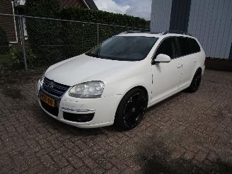 Damaged car Volkswagen Golf 1.4 TSI Navi Leder Clima 6-Bak 2008/8