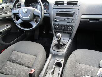 Skoda Octavia 1.6 TDI Clima Radio/CD 6-Bak picture 12