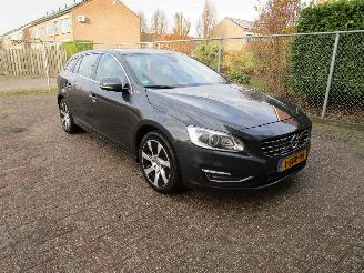 Volvo V-60 2.4 D6 AWD Summum Schadevrij picture 3