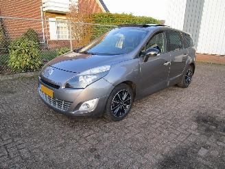 Schadeauto Renault Grand-scenic 1.4 TCE Bose Navi Camera 6-Bak 2012/3