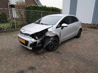 Voiture accidenté Kia Rio 1.2 Clima Radio/CD 2013/1