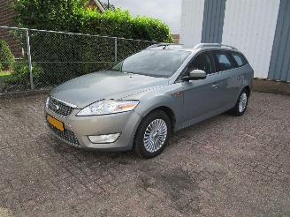Schadeauto Ford Mondeo 2.0 16V Navi Clima 80.000 KM 2010/9