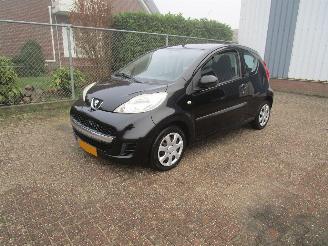 krockskadad bil auto Peugeot 107 Airco Radio/CD 3-Drs 2010/3