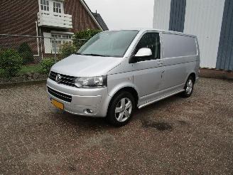 krockskadad bil bedrijf Volkswagen Transporter 2.0 TDI 180 PK DSG Navi Airco 2014/5