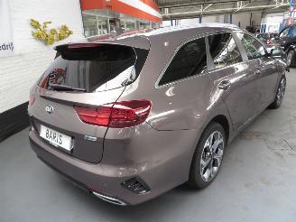 skadebil auto Kia Ceed 1.6gdi hybrid automaat 2020/12