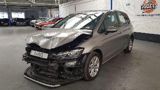 krockskadad bil auto Volkswagen Golf Sportsvan 1.5 TSI EVO AUT BLUEMOTION 16V MPV  BENZ 1.495CC 96KW 131PK 2018/4