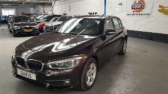 skadebil auto BMW 1-serie 116i 1.5 12V  4DRS BENZ 1.499CC 80KW 109PK 2015/9