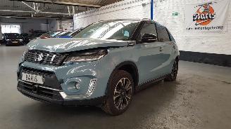 damaged passenger cars Suzuki Vitara 1.5 16V DUALJET HYBRID SUV AUT ELEKTRISCH BENZ 1.462CC 85KW 116PK 2023/8