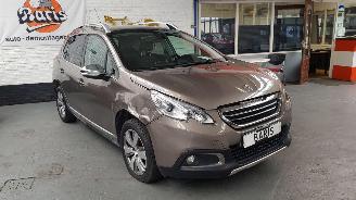 Unfallwagen Peugeot 2008 1.2 VTI 12V AUT  PURETECH MPV  BENZ 1.199CC 60KW 82PK 2014/7