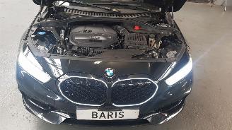 Avarii autoturisme BMW 1-serie 118i 1.5 TWINPOWER 12V AUT  BENZ 1.499CC 100KW 136PK 2022/6