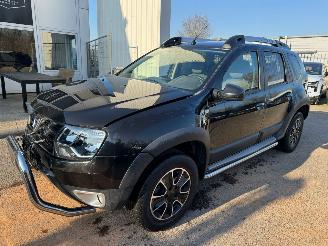 Vaurioauto  passenger cars Dacia Duster 1.2 TCe 4x2 Blackshadow 2017/1