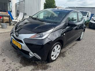 skadebil auto Toyota Aygo 1.0 VVT-i x-play BJ 2015 222.496 KM 2015/8