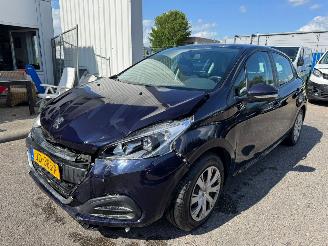 Schadeauto Peugeot 208 1.2 AUTOMAAT PureTech Active BJ 2016 111.109 KM 2016/2