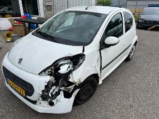 Voiture accidenté Peugeot 107 1.0 Access 2013/5