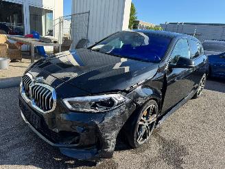krockskadad bil auto BMW 1-serie 116d Executive AUTOMAAT 2021/3
