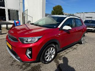 Auto incidentate Kia Stonic 1.0 T-GDi AUTOMAAT MHEV DynamicPlusLine BJ 2021 82.872 KM 2021/8