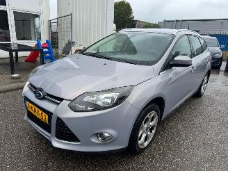 Schadeauto Ford Focus Wagon 1.0 EcoBoost Titanium BJ 2013  148.985 KM 2013/4