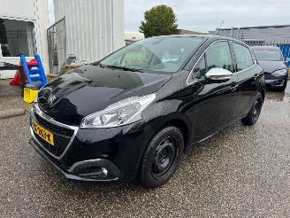 Voiture accidenté Peugeot 208 1.2 PureTech Allure BJ 2018 91.495 KM 2018/8