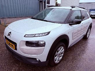 Voiture accidenté Citroën C4 Cactus 1.2 AUTOMAAT e-VTi Shine BJ 2015 192.217 km 2015/1
