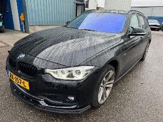 krockskadad bil auto BMW 3-serie Touring 320i Corporate Lease High Executive AUTOMAAT 2017/12