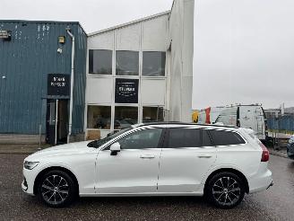 Volvo V-60 2.0 B3 AUTOMAAT BJ 2022 Momentum Busines picture 2