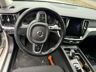 Volvo V-60 2.0 B3 AUTOMAAT BJ 2022 Momentum Busines picture 15