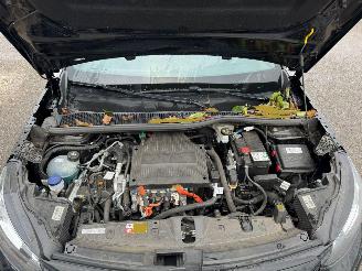 Peugeot e-2008 EV Active 50 kWh picture 8