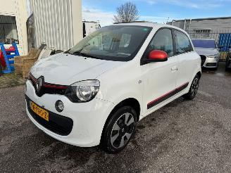 Auto incidentate Renault Twingo 1.0 SCe Collection BJ 2017 216.850 KM 2017/9