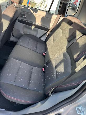 Mazda 2 1.4 Exclusive BJ 2002 129.118 KM picture 14