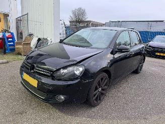 damaged passenger cars Volkswagen Golf 2.0 TDI Highline 2010/3