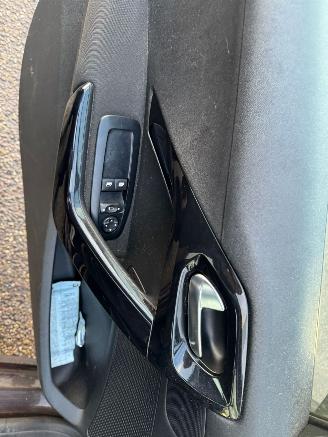 Peugeot 208 1.2 VTi Blue Lease picture 17