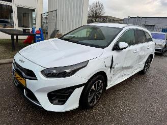 skadebil auto Kia Cee d Sportswagon 1.6 AUTOMAAT GDI PHEV DynamicPlusLine BJ 2023 74.883 KM 2023/1